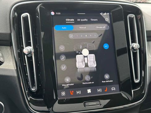 New 2026 Volvo XC40 B5 Ultra w/ Climate Package image 28