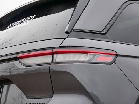 Certified 2024 Jeep Grand Cherokee Limited w/ Black Appearance Package image 18