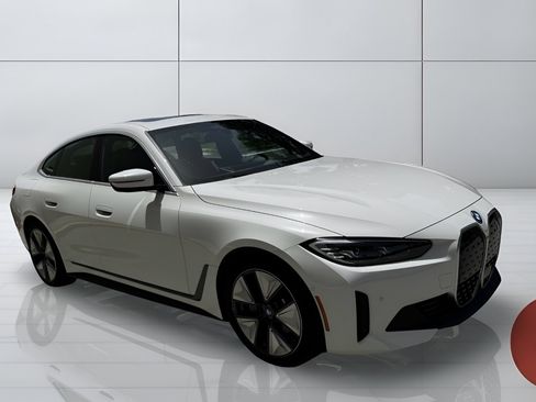 Used 2024 BMW i4 eDrive40 w/ Premium Package RWD image 9