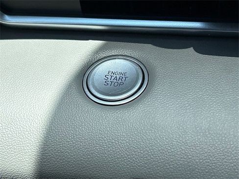 New 2025 Hyundai Elantra Sport image 13