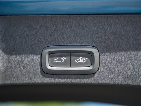 Certified 2023 Volvo XC40 B5 Plus w/ Driver Assist Package image 11