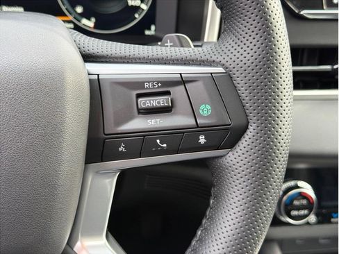 Used 2025 Mitsubishi Outlander SEL image 16