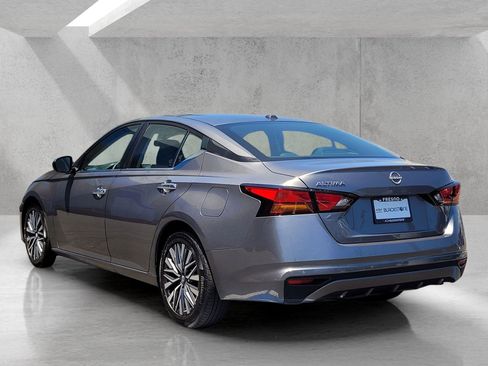 Used 2025 Nissan Altima 2.5 SV FWD image 7