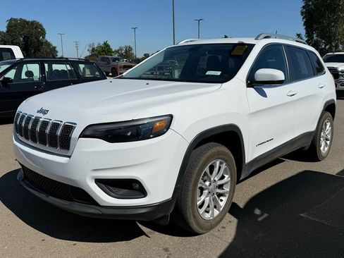Used 2019 Jeep Cherokee Latitude w/ Popular Appearance Group AWD/4WD image 3
