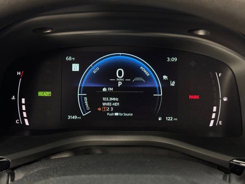 Used 2025 Toyota Camry LE image 17