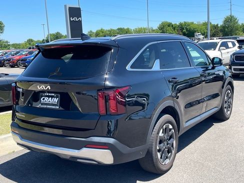 Certified 2025 Kia Sorento S w/ Panoramic Sunroof Package FWD image 6