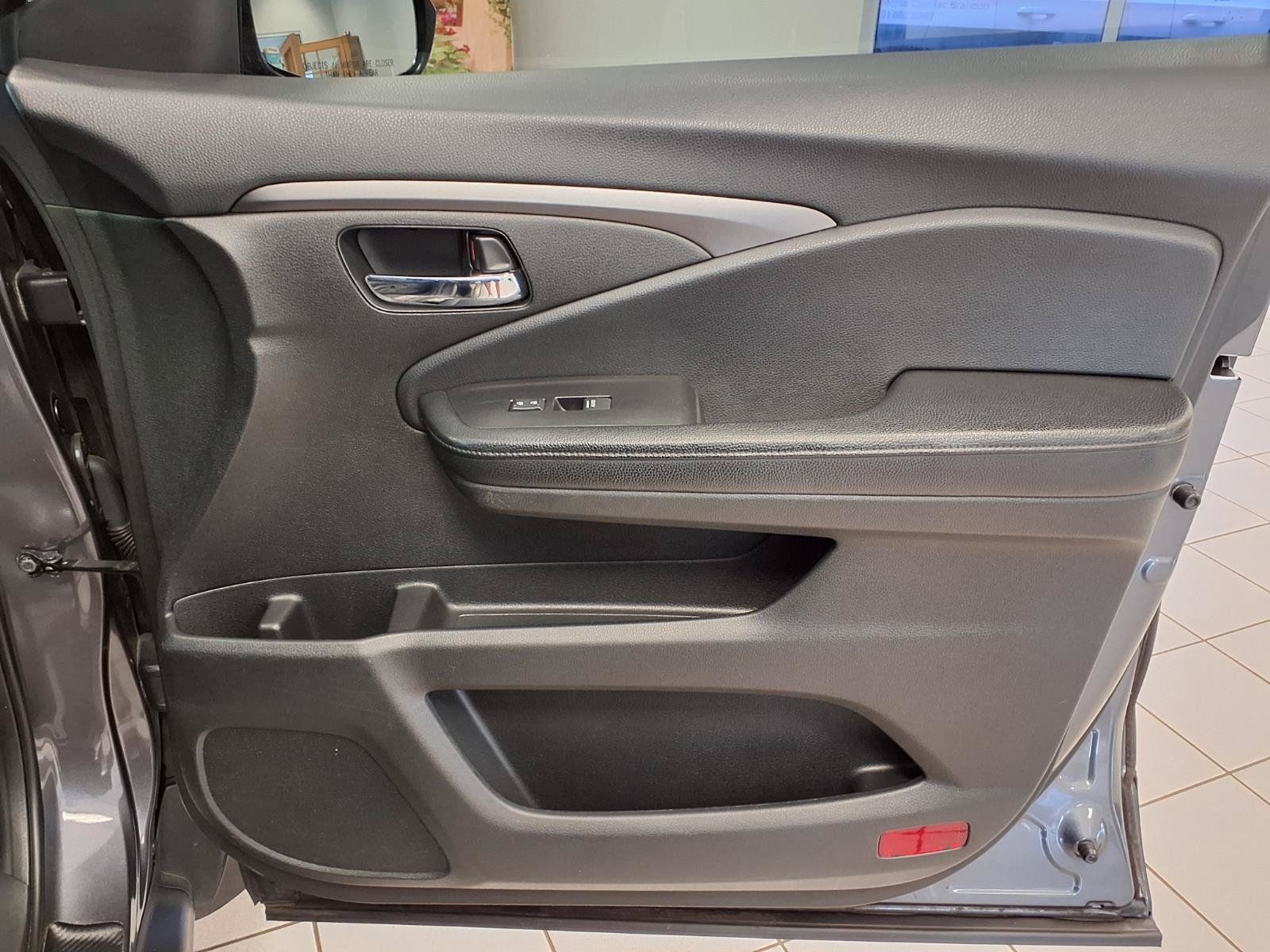 Used 2018 Honda Pilot EX-L image 12