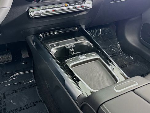 New 2026 Mercedes-Benz GLB 250 image 5