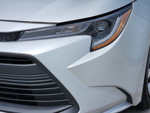 Used 2024 Toyota Corolla LE FWD image 11