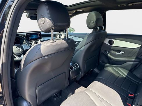 Used 2022 Mercedes-Benz GLC 300 image 9