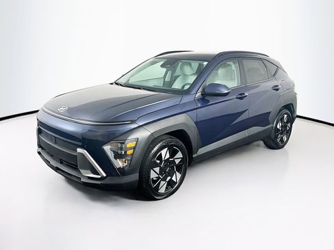 Used 2025 Hyundai Kona SEL image 3