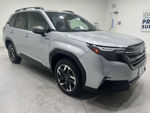 Certified 2025 Subaru Forester Premium AWD/4WD image 2