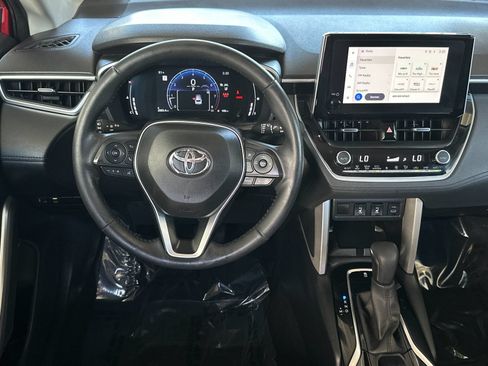 Used 2024 Toyota Corolla Cross XLE FWD image 13
