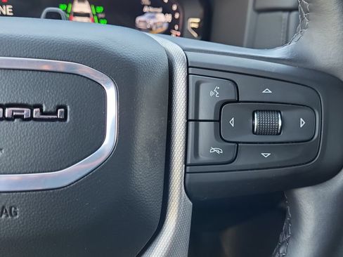 Used 2024 GMC Yukon Denali w/ Advanced Technology Package AWD/4WD image 26