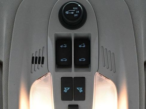 Used 2016 Chevrolet Equinox LTZ w/ Enhanced Convenience Package image 36