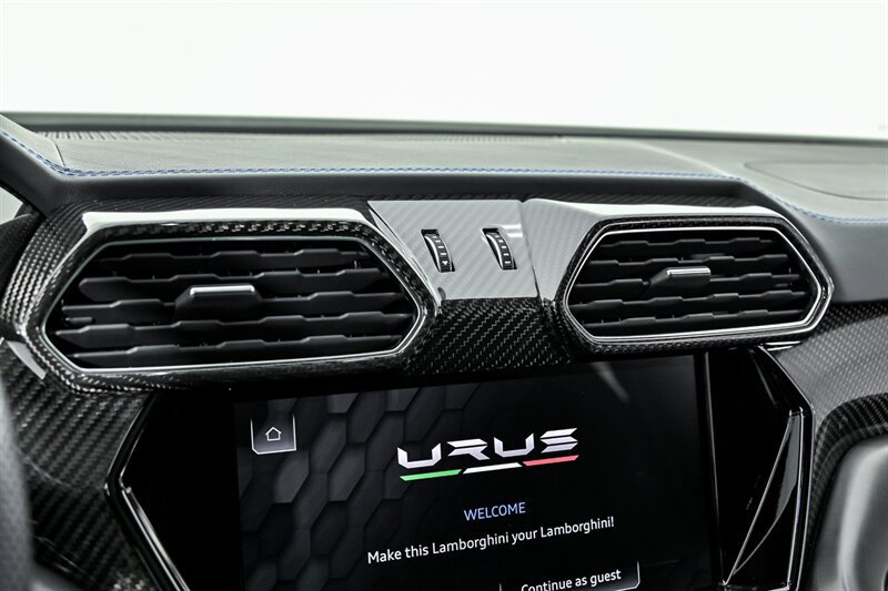 Used 2022 Lamborghini Urus AWD/4WD image 44