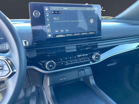 Used 2024 Honda Prologue EX image 11