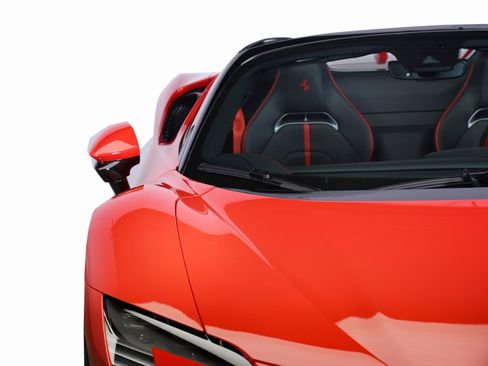 Used 2025 Ferrari SF90 Spider Base image 11