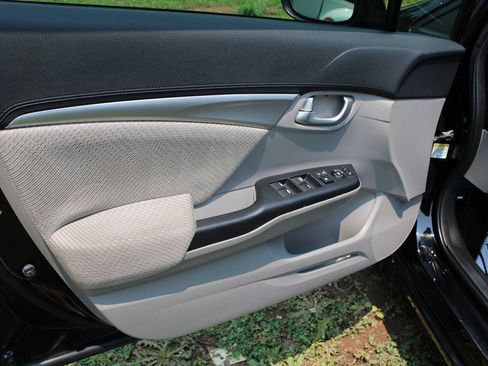 Used 2013 Honda Civic Hybrid Sedan image 15