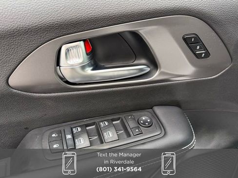 New 2026 Chrysler Pacifica Select w/ S Appearance Package image 11