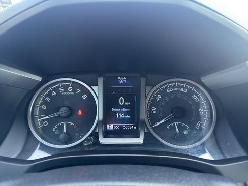 Used 2021 Toyota Tacoma SR5 AWD/4WD image 13