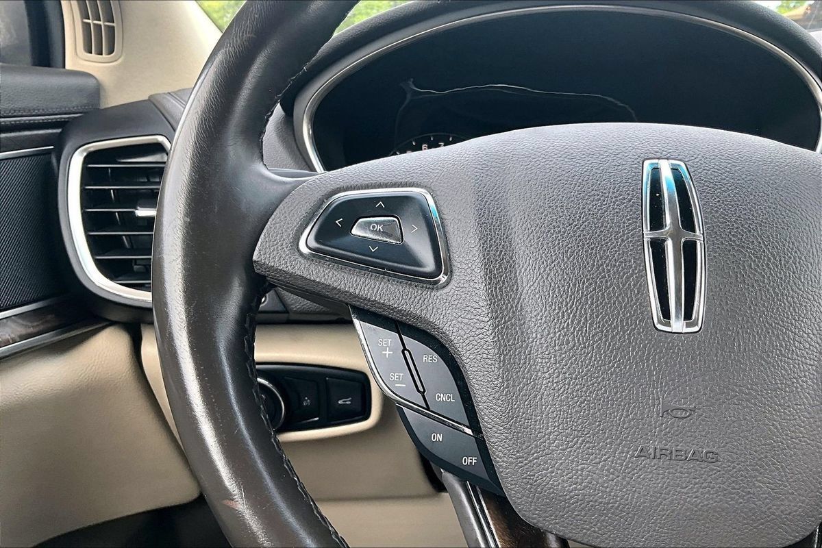 Used 2016 Lincoln MKX Select w/ Select Plus Package AWD/4WD image 20