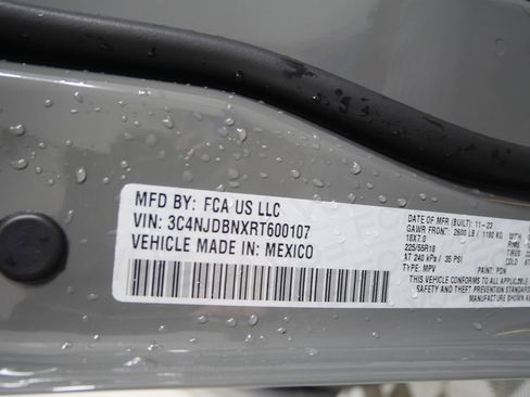 Used 2024 Jeep Compass Latitude w/ Convenience Group image 15