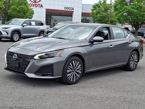 Used 2023 Nissan Altima 2.5 SV AWD/4WD image 5