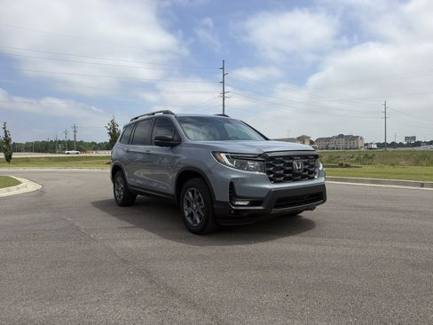Certified 2024 Honda Passport TrailSport image 7