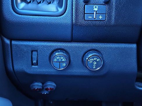 Used 2021 Chevrolet Colorado ZR2 w/ ZR2 Dusk Special Edition image 13