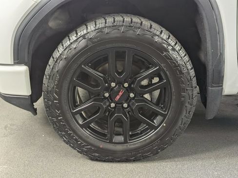 Used 2024 GMC Sierra 1500 Elevation w/ LPO, Elevation Black Package AWD/4WD image 11