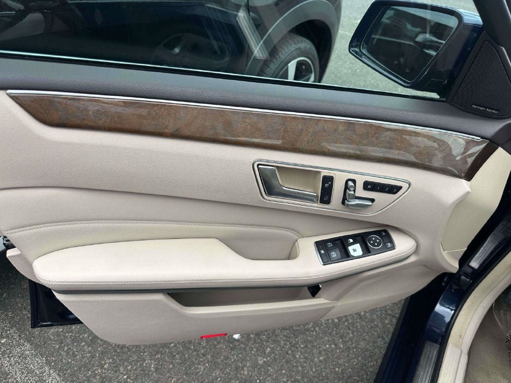Used 2014 Mercedes-Benz E 350 4MATIC Sedan image 16