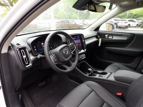 New 2025 Volvo XC40 B5 Core w/ Protection Package Premier image 11