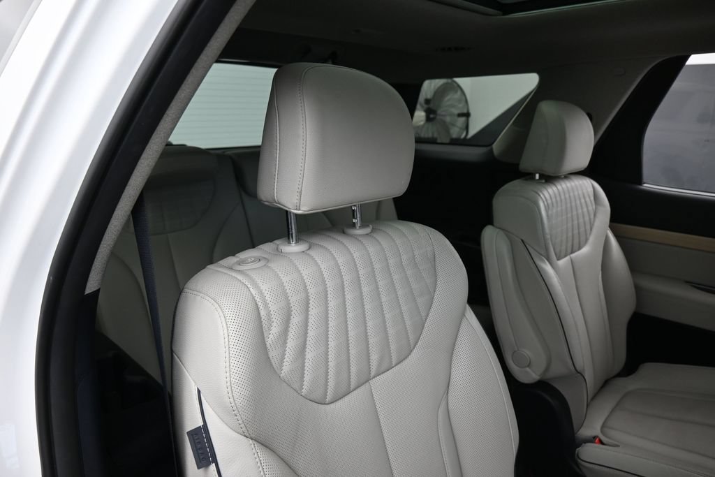 Used 2024 Hyundai Palisade Limited FWD image 45