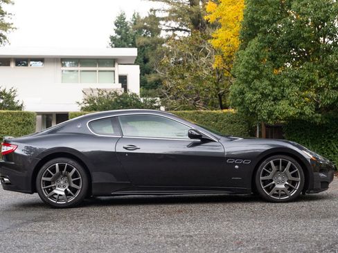 Used 2009 Maserati GranTurismo S RWD image 17