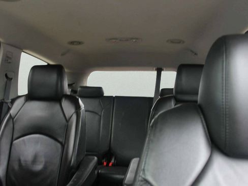 Used 2012 Chevrolet Traverse LT AWD/4WD image 9