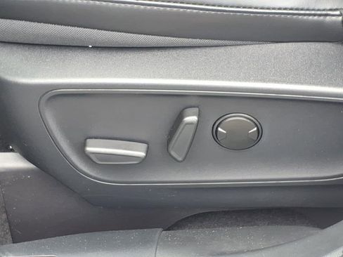 New 2024 Ford Escape SE image 18