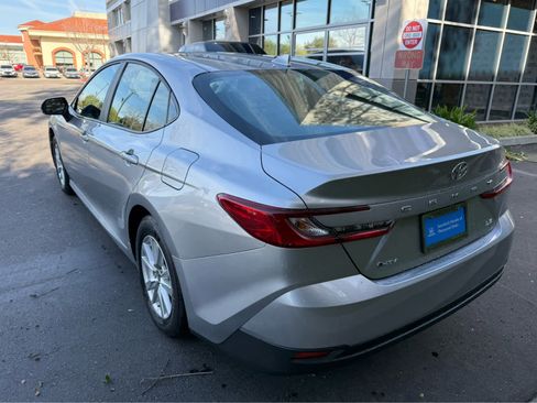 Used 2025 Toyota Camry LE image 6