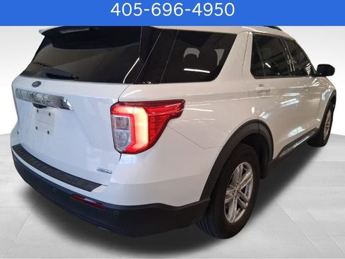 Used 2020 Ford Explorer XLT w/ Comfort Package image 4