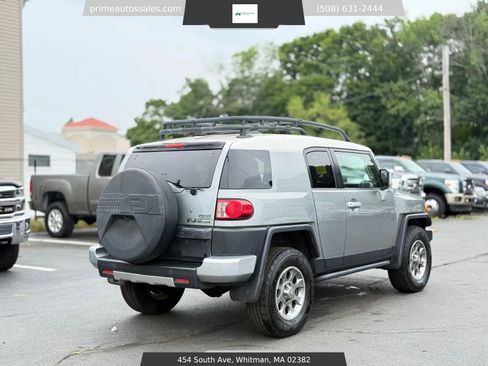 Used 2011 Toyota FJ Cruiser 4WD w/ Upgrade Pkg image 31