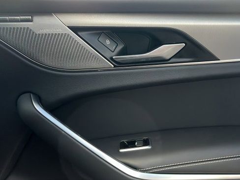 Used 2025 Jaguar F-PACE R-Dynamic S image 10