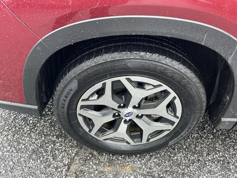Used 2022 Subaru Forester Premium image 19