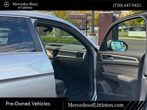 Used 2022 Volkswagen Atlas Cross Sport SEL R-Line image 28