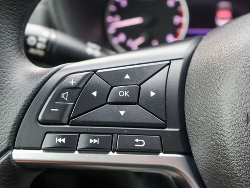 Used 2025 Nissan Sentra SV FWD image 12