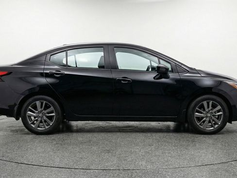 Used 2025 Nissan Versa SV FWD image 11