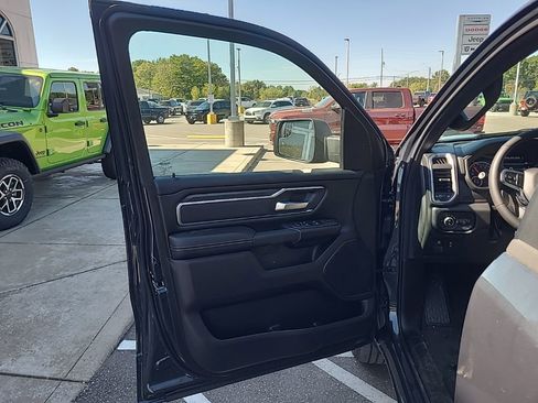 New 2026 RAM 1500 Big Horn AWD/4WD image 9