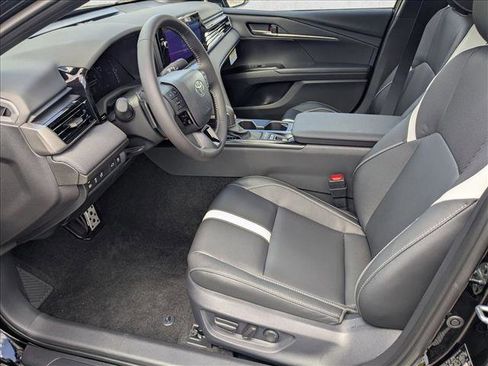 Used 2026 Toyota Camry SE w/ Multimedia Upgrade Package image 4