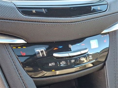 Certified 2024 Cadillac XT6 Luxury image 14