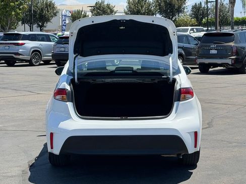 Used 2026 Toyota Corolla LE FWD image 6