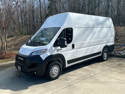Used 2024 RAM ProMaster 3500 w/ Delivery Van Package image 3